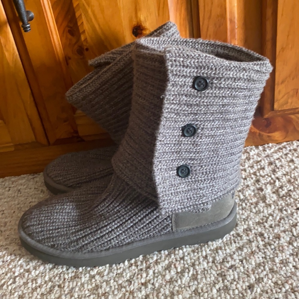 COPY - COPY - Gray knit UGGS